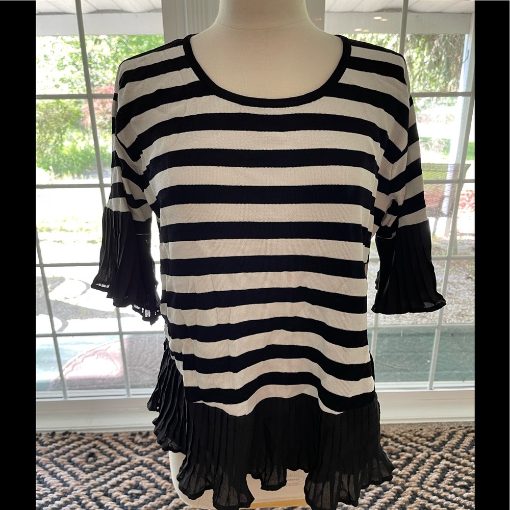 Black & white top